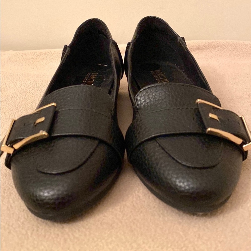 Kenneth Cole Reaction Viv Buckle Black Gold SZ 7.5 Designer Chic Textured Flats - Picture 4 of 11